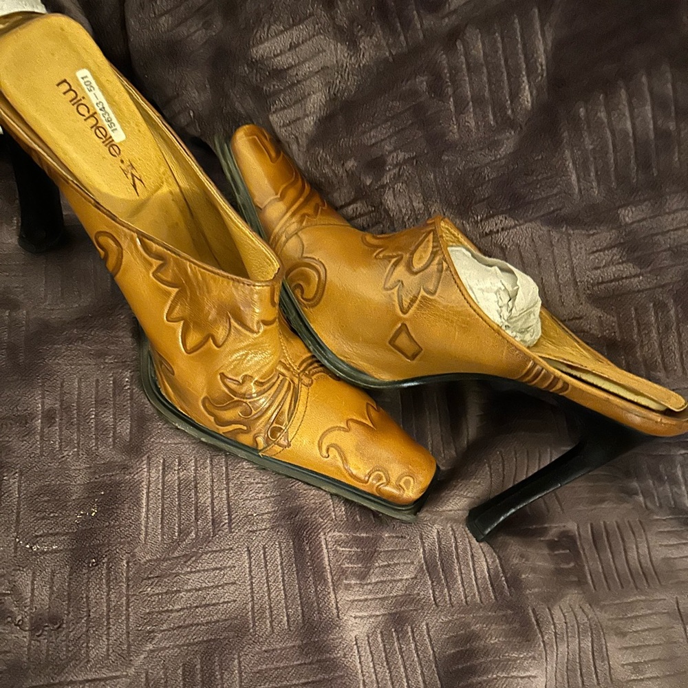 Beautiful Leather Mule
